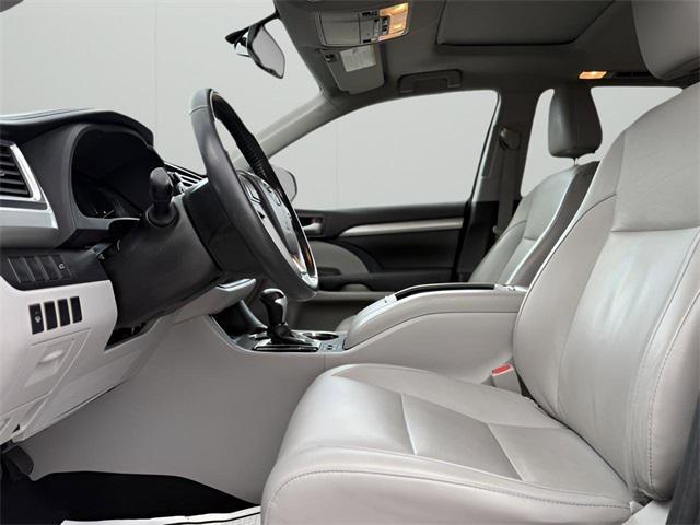used 2015 Toyota Highlander car, priced at $19,500