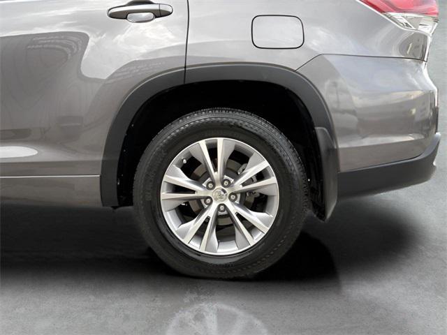 used 2015 Toyota Highlander car, priced at $19,500