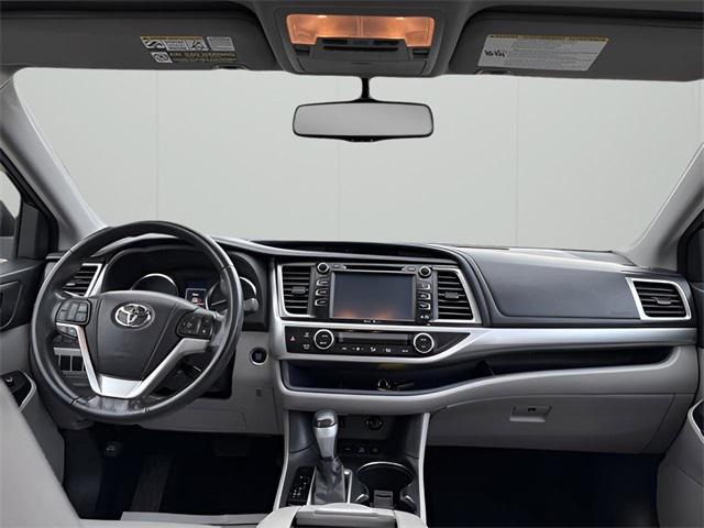 used 2015 Toyota Highlander car, priced at $19,500