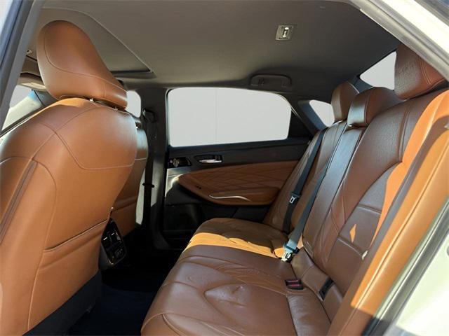 used 2019 Toyota Avalon Hybrid car, priced at $29,000