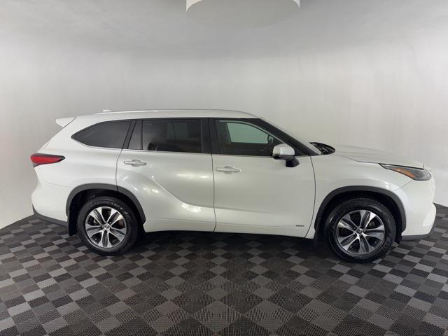 used 2023 Toyota Highlander Hybrid car, priced at $40,000