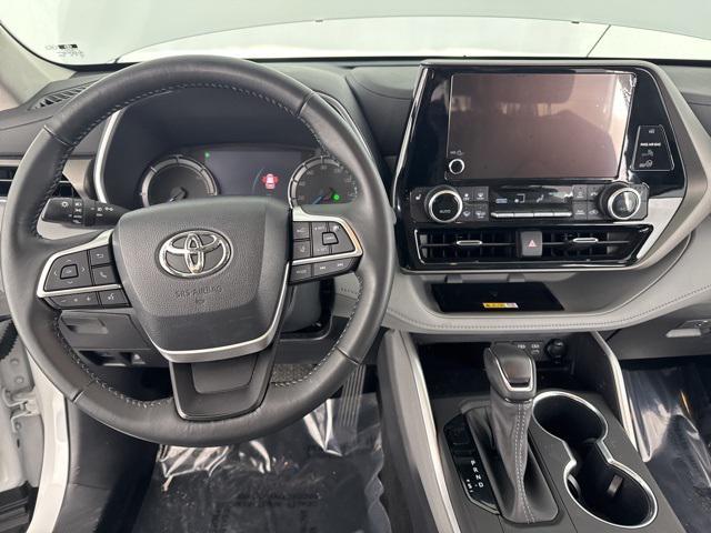 used 2023 Toyota Highlander Hybrid car, priced at $40,000