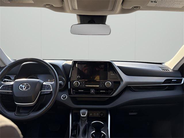 used 2023 Toyota Highlander car, priced at $35,000