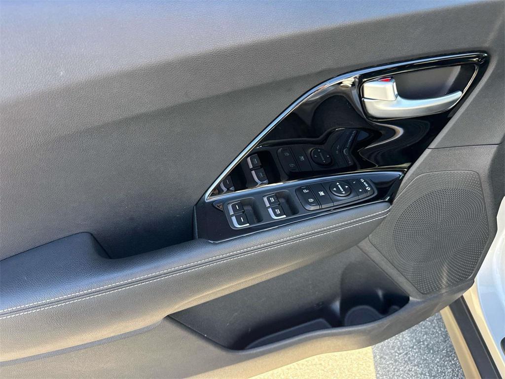 used 2020 Kia Niro EV car, priced at $16,995