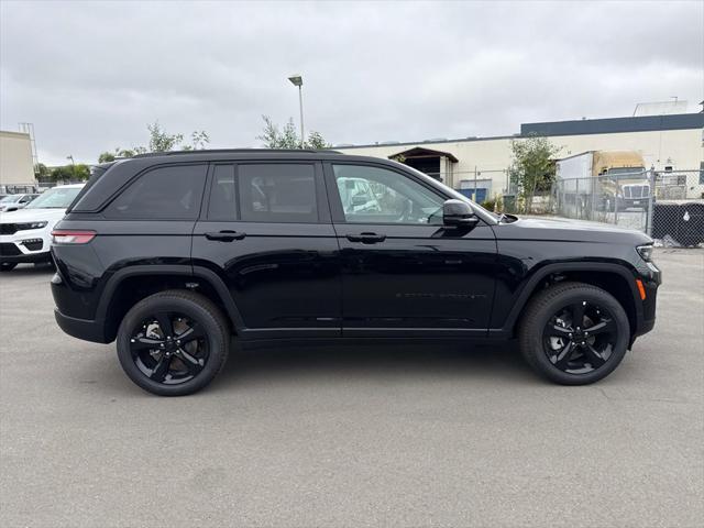 new 2025 Jeep Grand Cherokee car, priced at $43,557