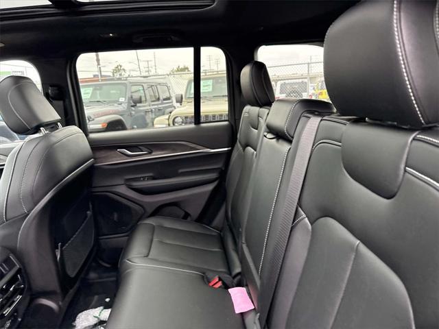 new 2025 Jeep Grand Cherokee car, priced at $43,557