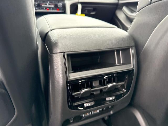 new 2025 Jeep Grand Cherokee car, priced at $43,557