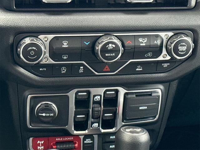 new 2025 Jeep Wrangler car, priced at $43,603