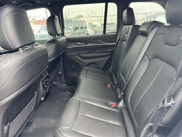 new 2025 Jeep Grand Cherokee car, priced at $43,398