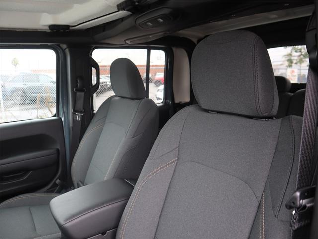 new 2025 Jeep Gladiator car, priced at $40,779
