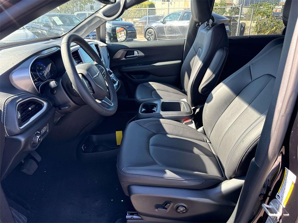 new 2026 Chrysler Pacifica car, priced at $38,748