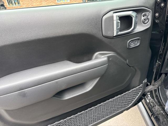 new 2025 Jeep Gladiator car, priced at $38,540