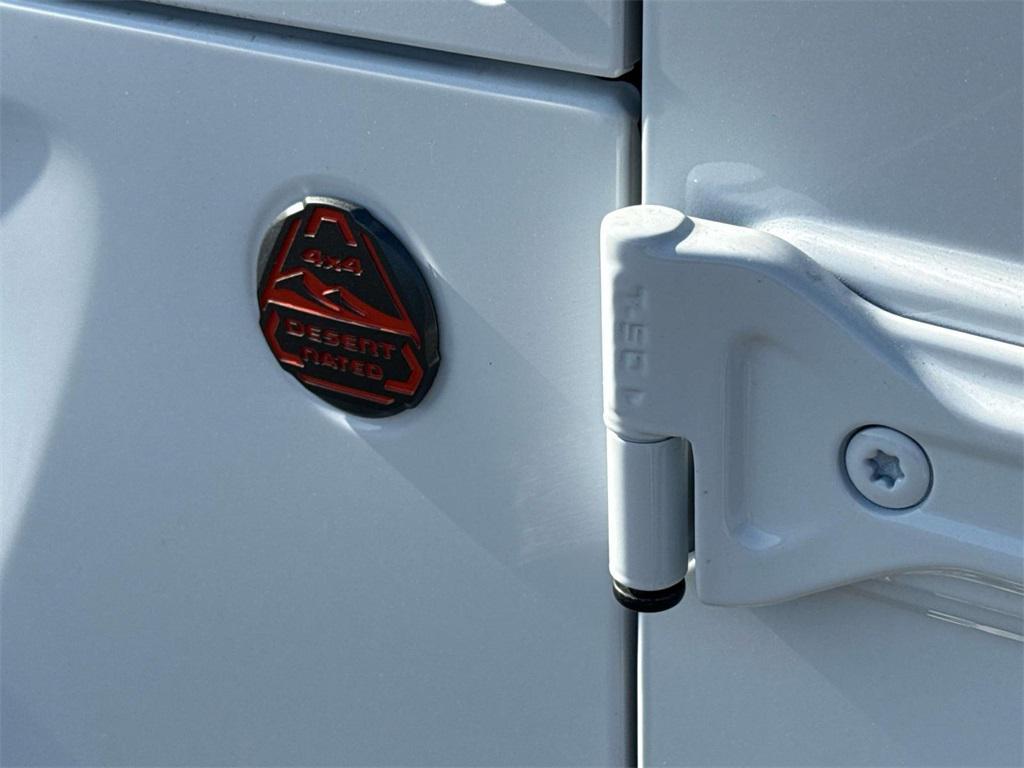new 2025 Jeep Gladiator car, priced at $56,595