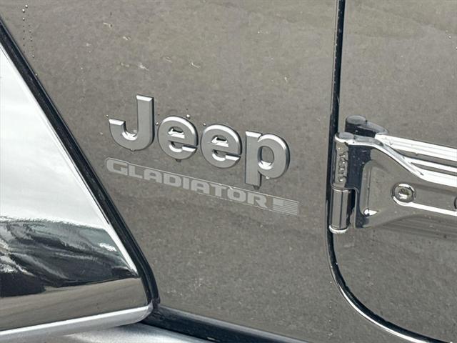 new 2025 Jeep Gladiator car, priced at $40,025