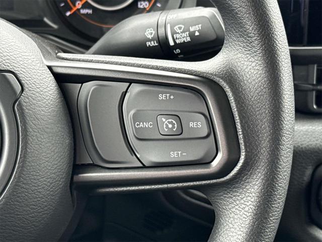 new 2025 Jeep Gladiator car, priced at $40,025