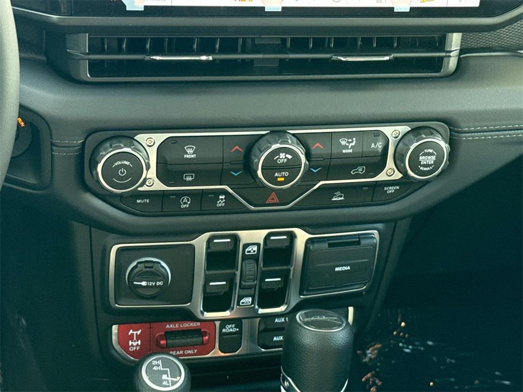 new 2025 Jeep Gladiator car, priced at $48,790