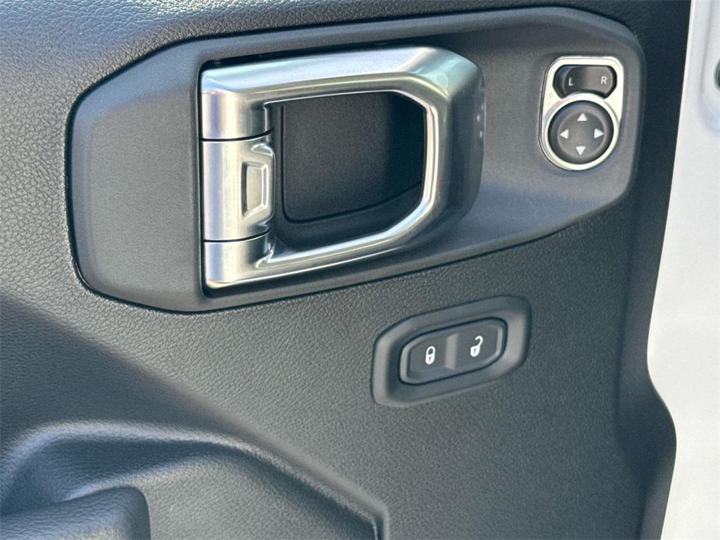 new 2025 Jeep Gladiator car, priced at $48,790