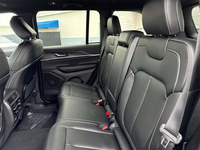 new 2025 Jeep Grand Cherokee car, priced at $43,907