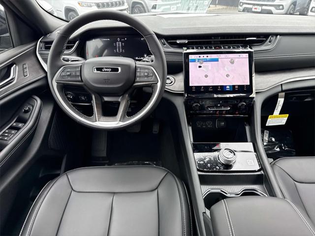 new 2025 Jeep Grand Cherokee car, priced at $43,907