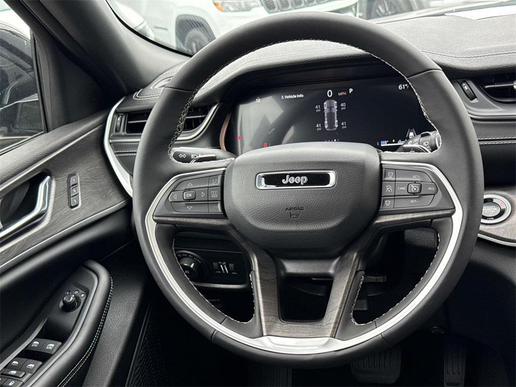 new 2025 Jeep Grand Cherokee car, priced at $36,420