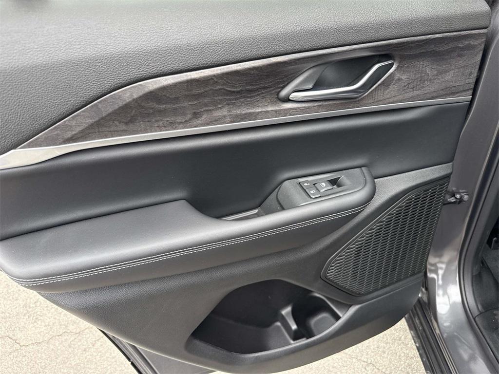 new 2025 Jeep Grand Cherokee car, priced at $36,420