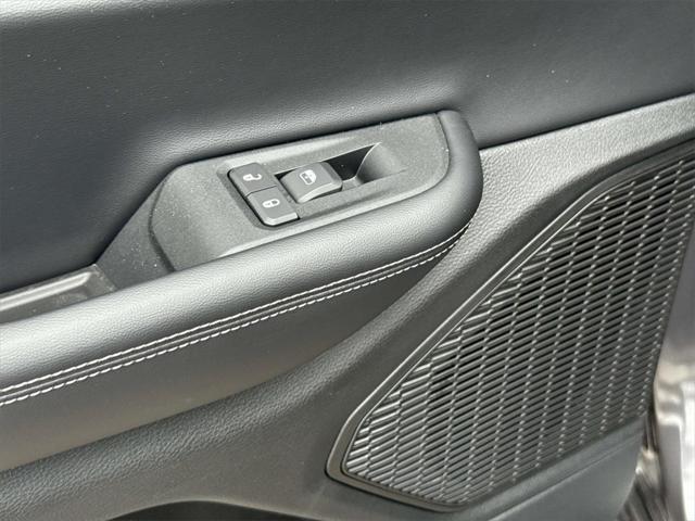new 2025 Jeep Grand Cherokee car, priced at $43,907