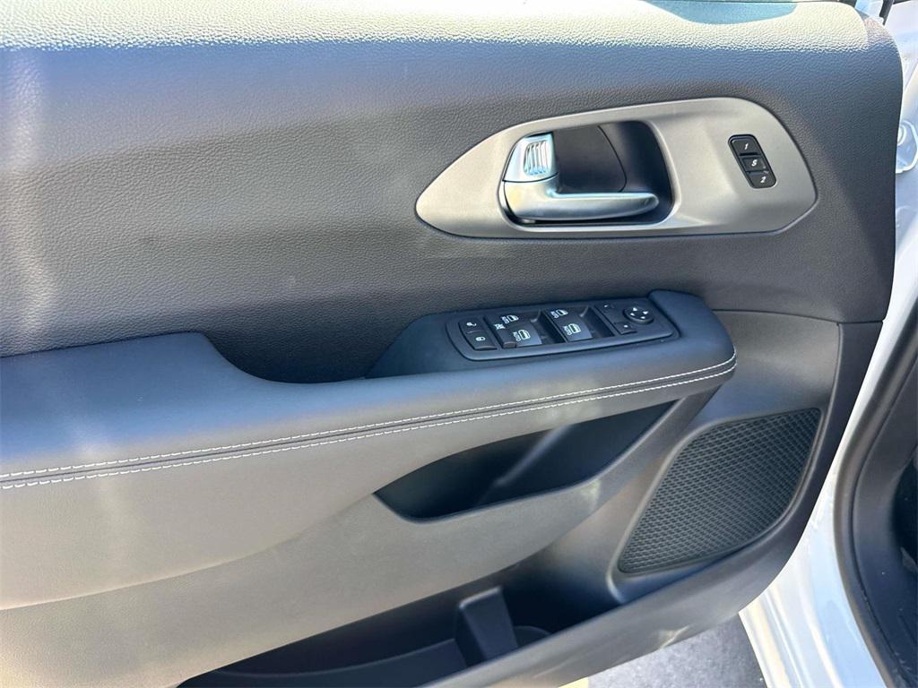 new 2026 Chrysler Pacifica car, priced at $43,023