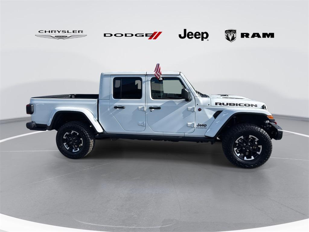 new 2025 Jeep Gladiator car, priced at $58,415