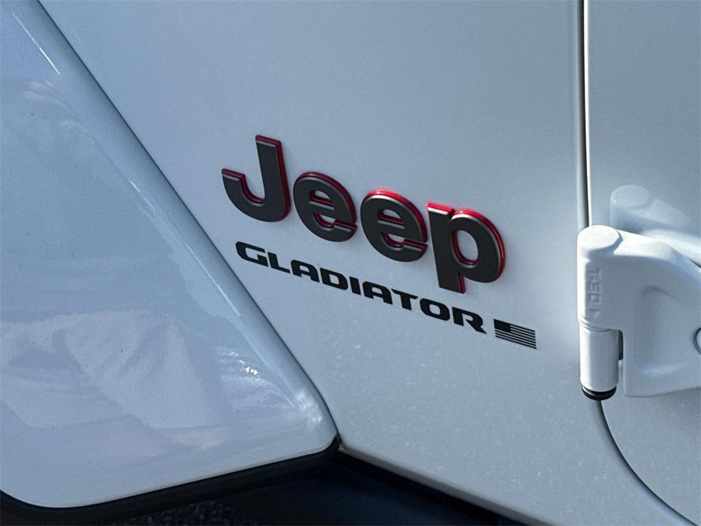 new 2025 Jeep Gladiator car, priced at $58,415