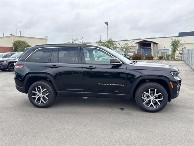 new 2025 Jeep Grand Cherokee car, priced at $39,077