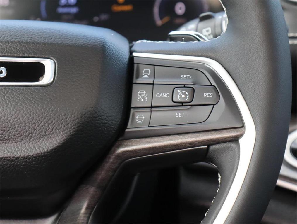 new 2024 Jeep Grand Cherokee L car, priced at $42,485