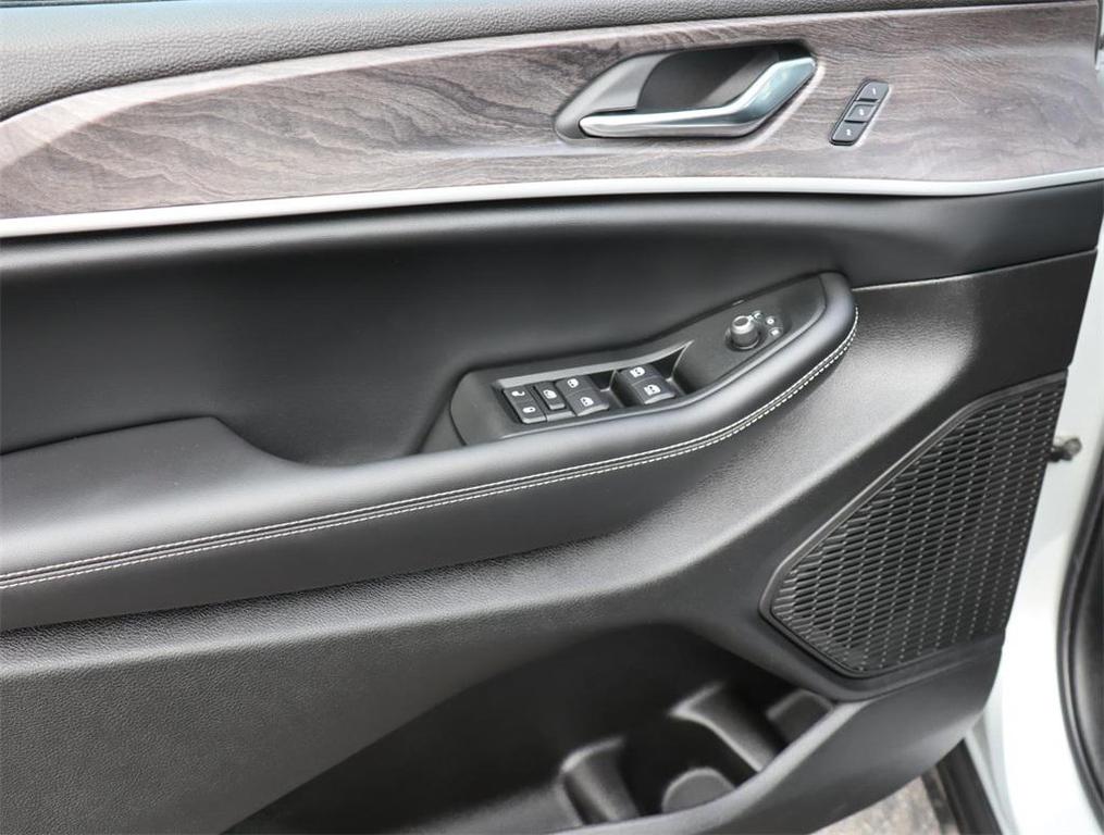 new 2024 Jeep Grand Cherokee L car, priced at $42,485