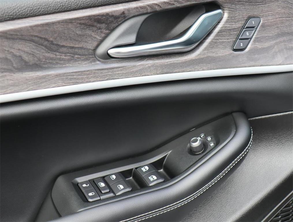 new 2024 Jeep Grand Cherokee L car, priced at $42,485