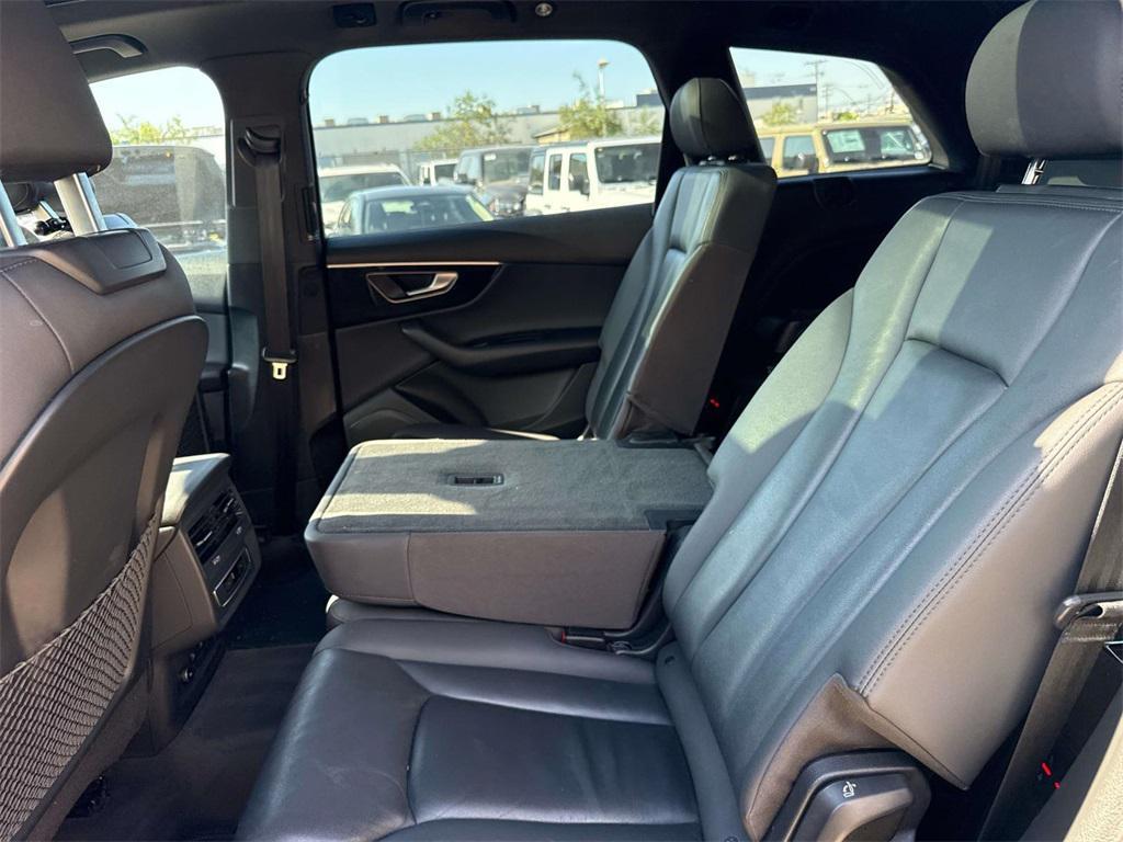 used 2021 Audi Q7 car