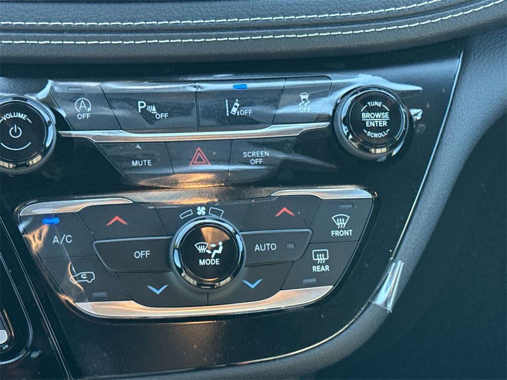 new 2026 Chrysler Pacifica car, priced at $39,653