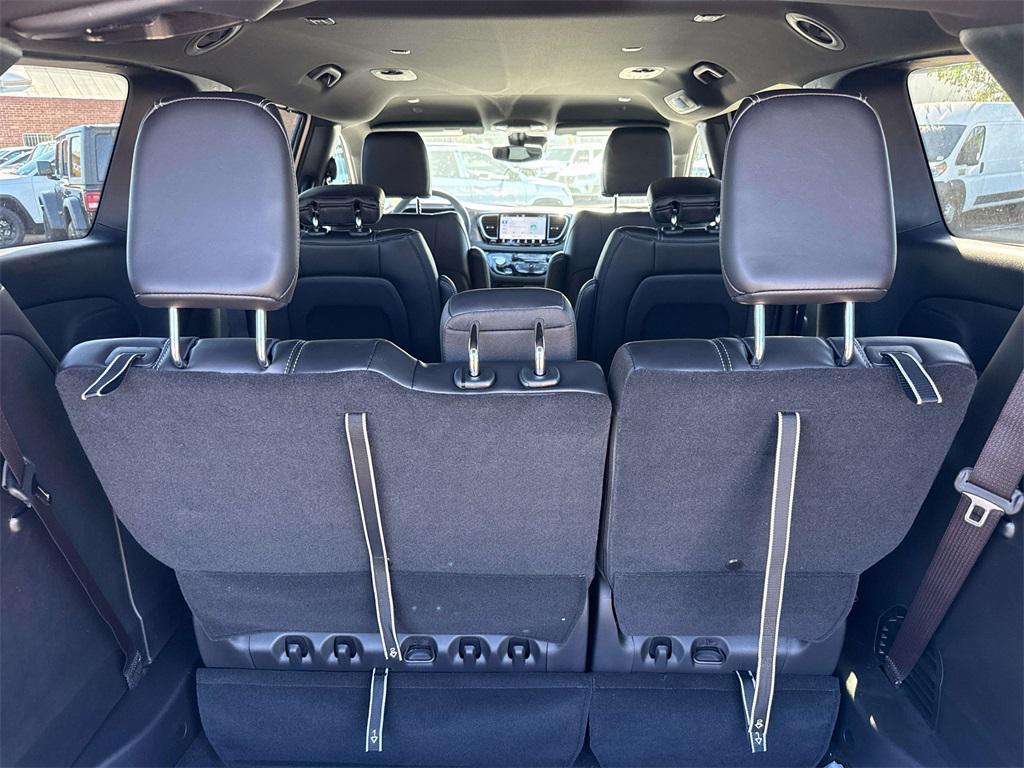 new 2026 Chrysler Pacifica car, priced at $39,653