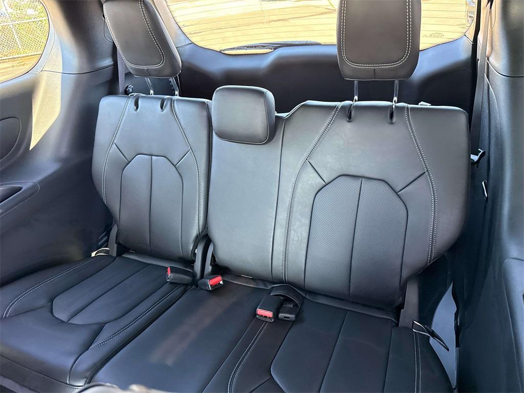 new 2026 Chrysler Pacifica car, priced at $39,653