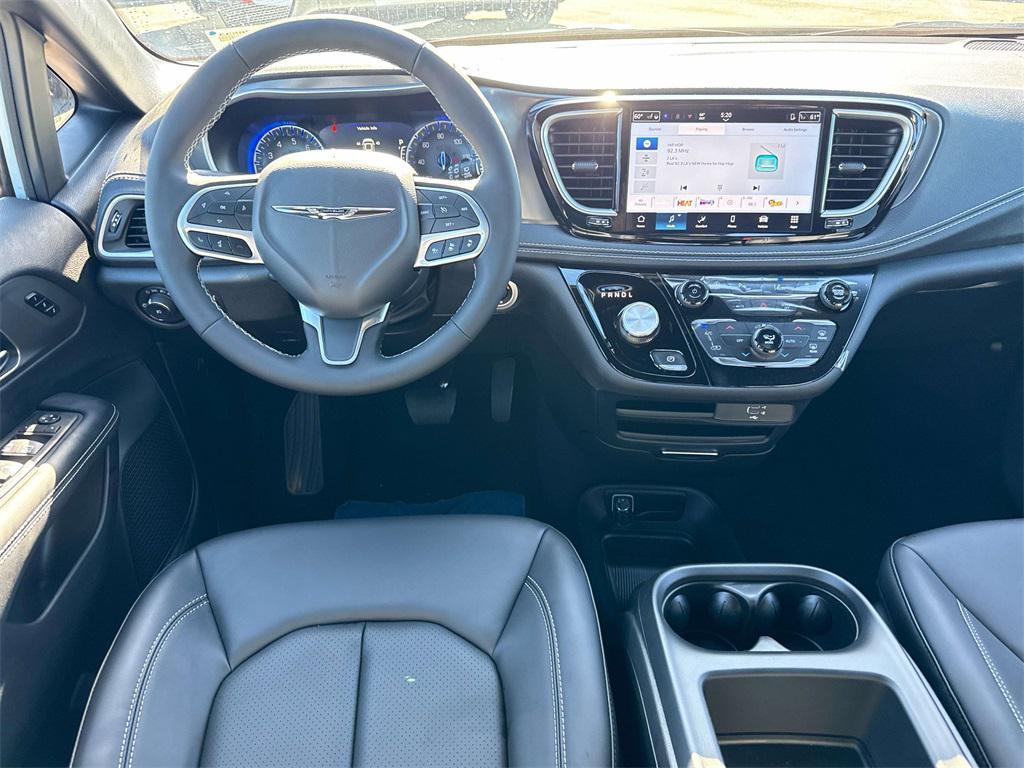 new 2026 Chrysler Pacifica car, priced at $39,653