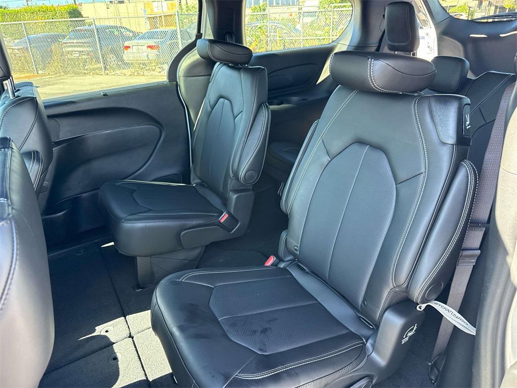 new 2026 Chrysler Pacifica car, priced at $39,653