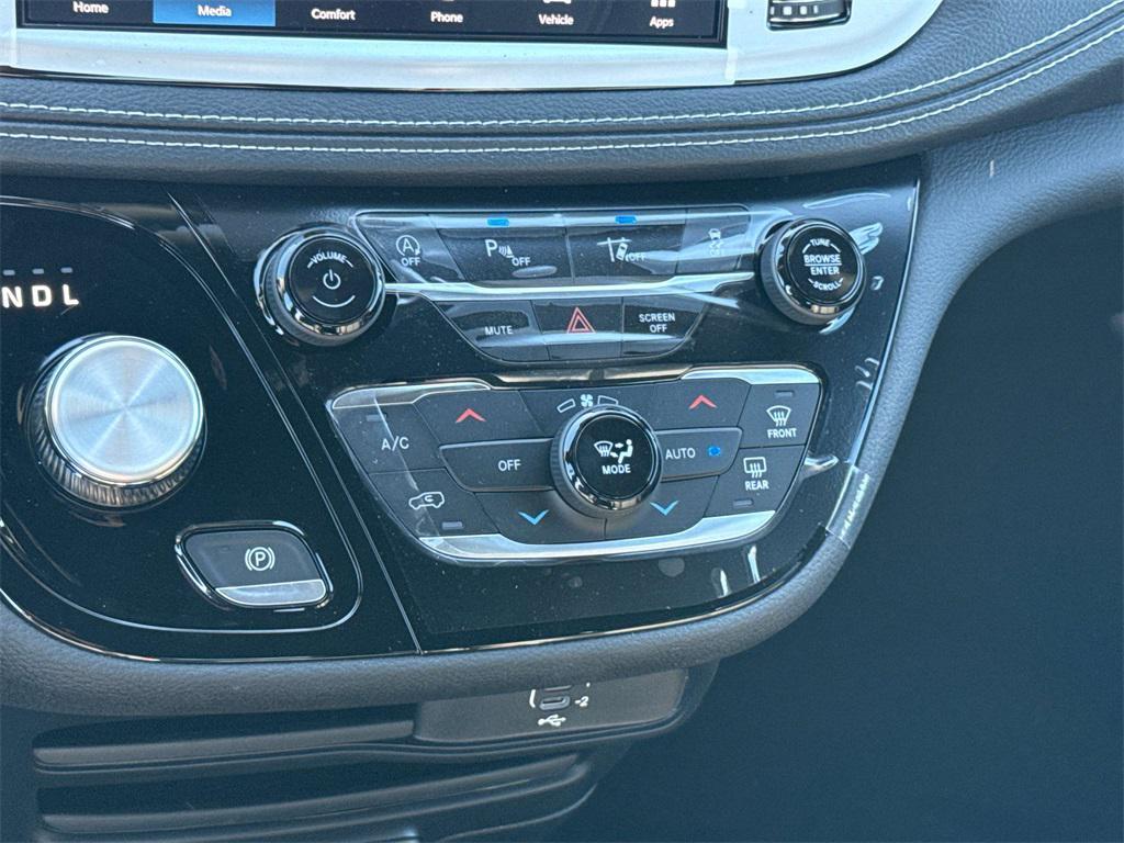 new 2026 Chrysler Pacifica car, priced at $38,748