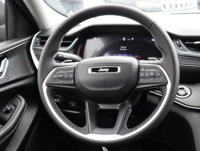 new 2023 Jeep Grand Cherokee L car, priced at $32,900