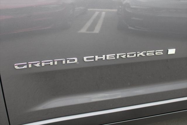 new 2023 Jeep Grand Cherokee car, priced at $33,700