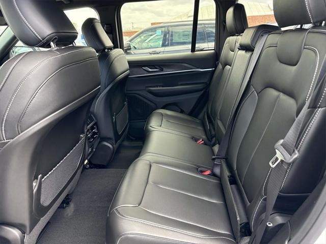 new 2025 Jeep Grand Cherokee car, priced at $45,548