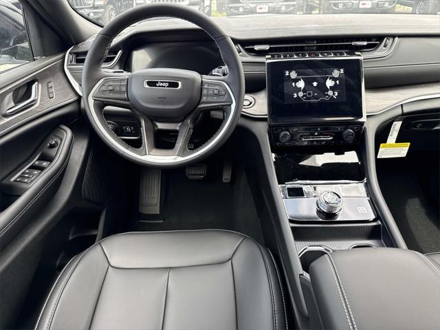 new 2025 Jeep Grand Cherokee car, priced at $45,548