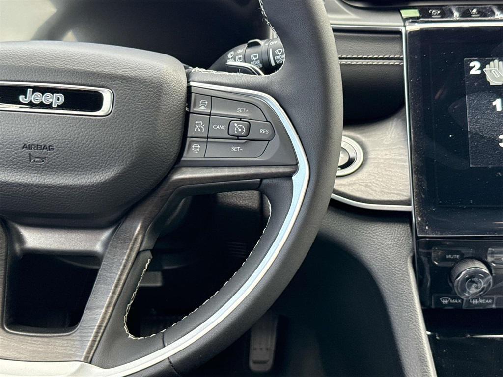 new 2025 Jeep Grand Cherokee car, priced at $36,340