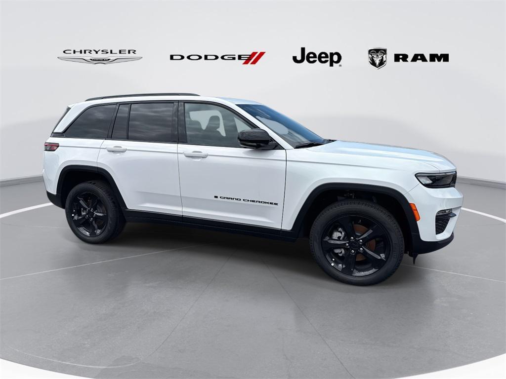 new 2025 Jeep Grand Cherokee car, priced at $36,340