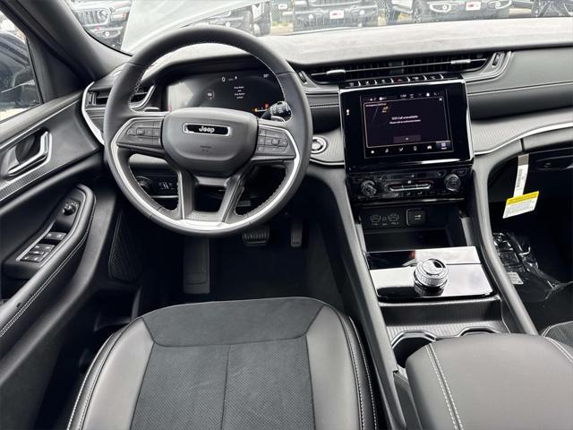 new 2025 Jeep Grand Cherokee car, priced at $38,609