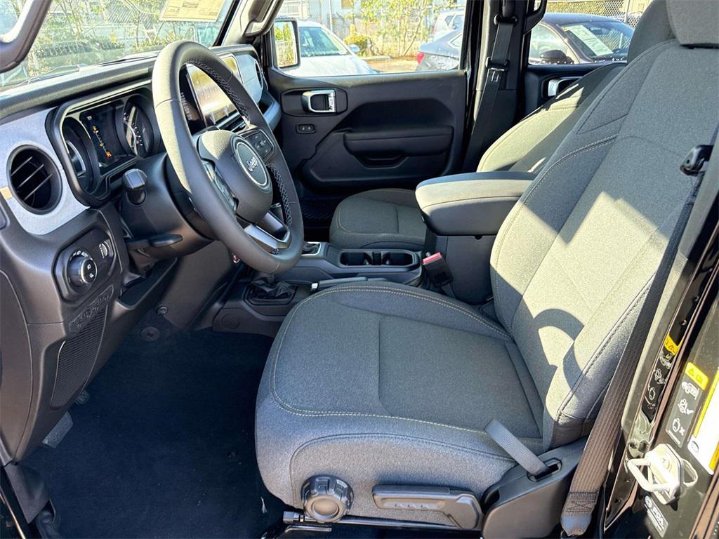 new 2025 Jeep Gladiator car, priced at $45,790