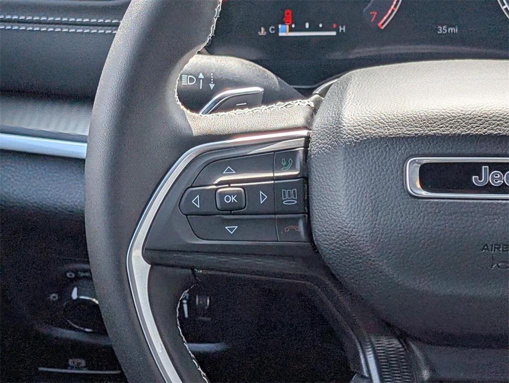 new 2025 Jeep Grand Cherokee car, priced at $32,375
