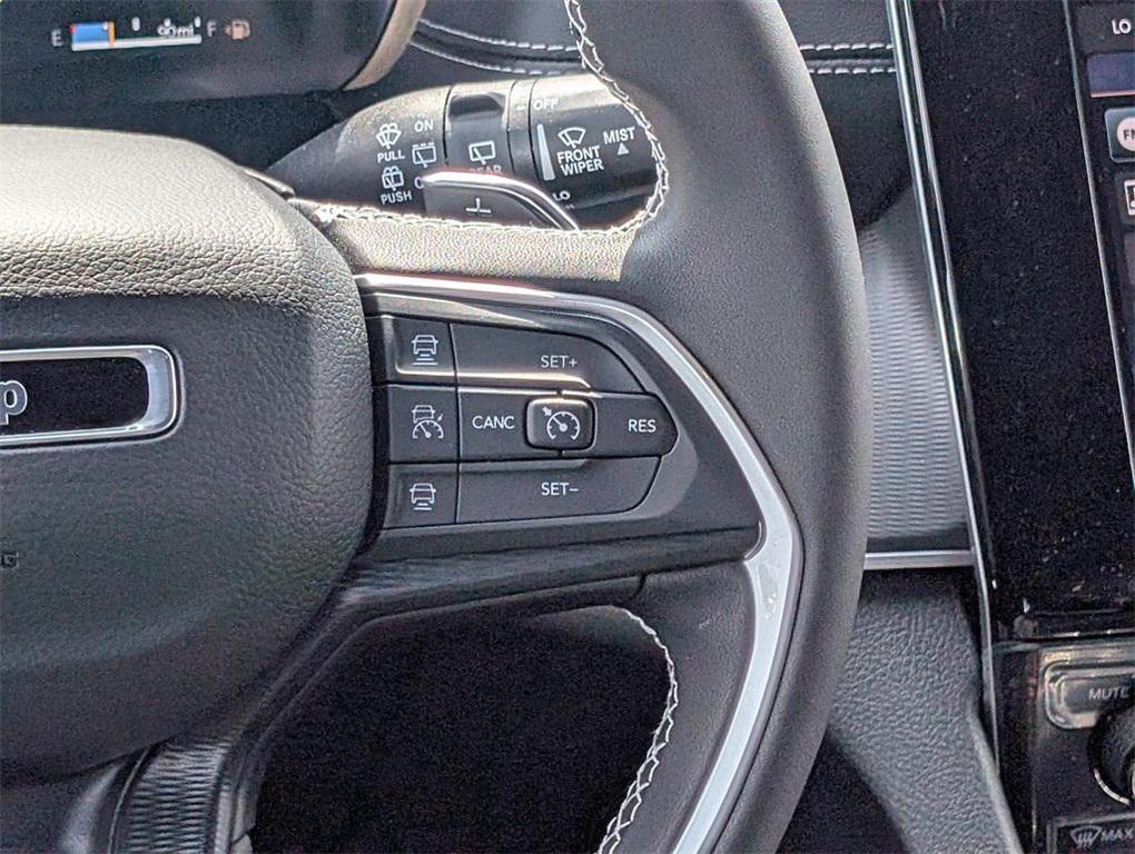 new 2025 Jeep Grand Cherokee car, priced at $32,375
